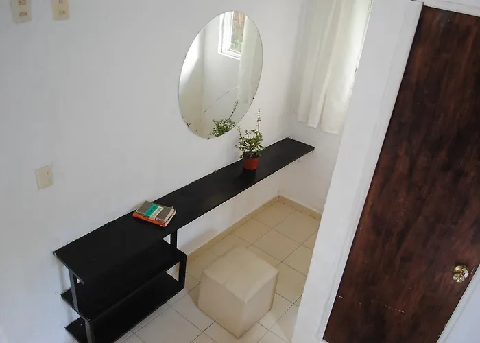 Hostal Lobo Inn Tulum *
